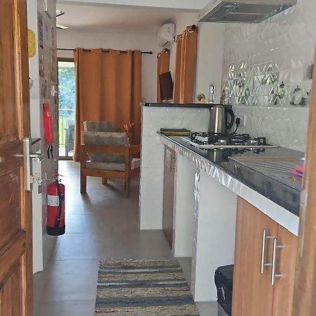 Отель Solea Self Catering Виктория Экстерьер фото