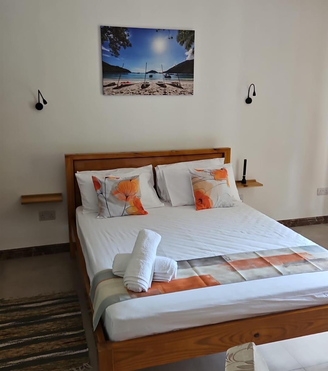 Отель Solea Self Catering Виктория Экстерьер фото