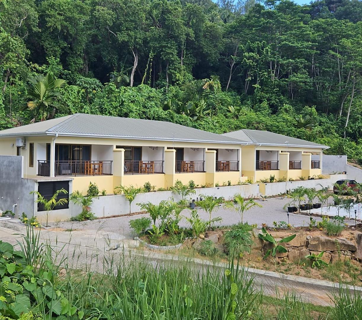 Отель Solea Self Catering Виктория Экстерьер фото
